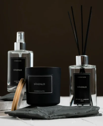 Vela Perfumada Sândalo Candle & Co. 200g - Imagem 2